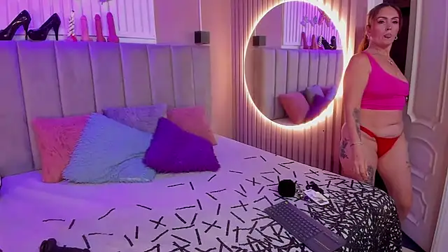 chantall1375 online show from February 1, 2:54 am