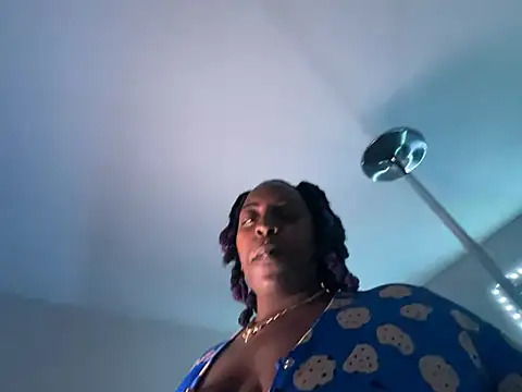 Snapshot of ChocolateTingz chatting on January 4, 1:52 am ChocolateTingz online show from January 4, 1:52 am