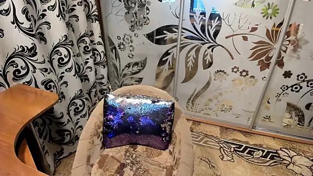 Snapshot of EVILENSA chatting on October 19, 1:56 pm EVILENSA online show from October 19, 1:56 pm