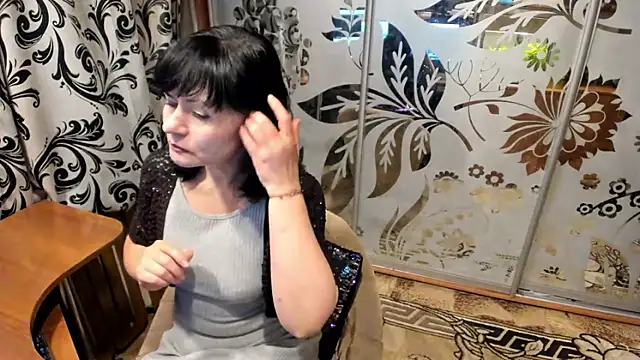 Snapshot of EVILENSA chatting on December 21, 1:29 pm EVILENSA online show from December 21, 1:29 pm