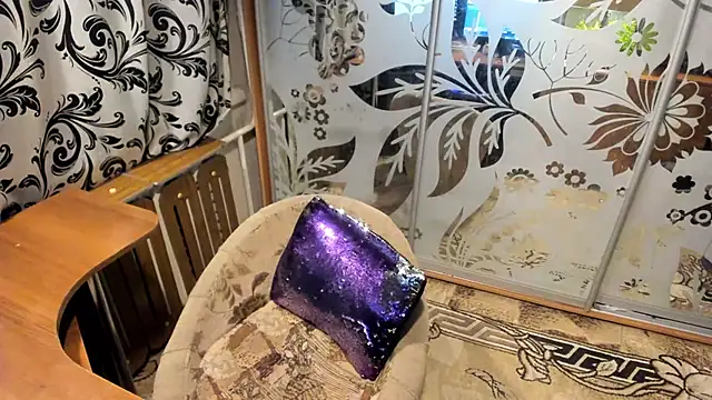 Snapshot of EVILENSA chatting on February 18, 2:02 pm EVILENSA online show from February 18, 2:02 pm