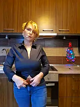 Snapshot of elacoquette chatting on December 31, 12:00 am elacoquette online show from December 31, 12:00 am
