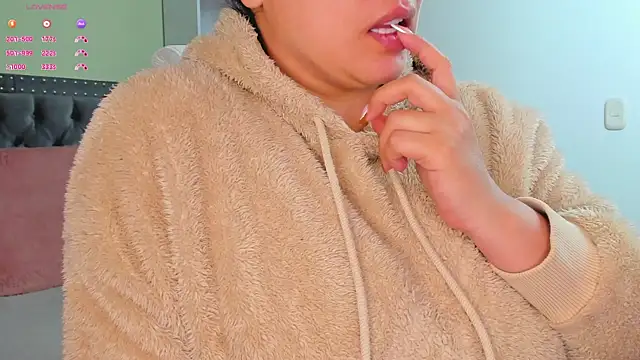 Kyllie B online show from November 25, 2:33 am