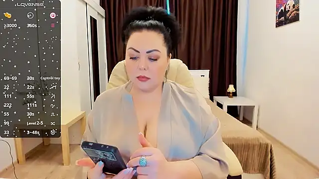 Snapshot of Nina_Hopper chatting on December 20, 9:43 am Nina Hopper online show from December 20, 9:43 am