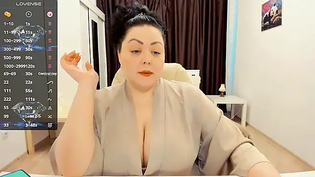 Snapshot of Nina_Hopper chatting on February 27, 12:34 pm Nina Hopper online show from February 27, 12:34 pm