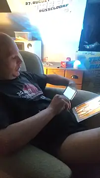 Snapshot of hardcap chatting on November 11, 9:15 pm hardcap online show from November 11, 9:15 pm