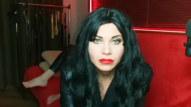 Snapshot of sexylibertins chatting on December 15, 7:21 pm sexylibertins online show from December 15, 7:21 pm