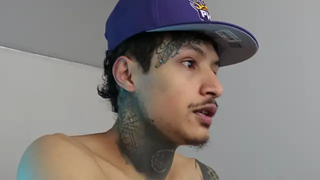 Snapshot of trieone chatting on December 20, 8:45 pm trieone online show from December 20, 8:45 pm