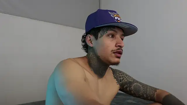 Snapshot of trieone chatting on December 21, 3:14 am trieone online show from December 21, 3:14 am