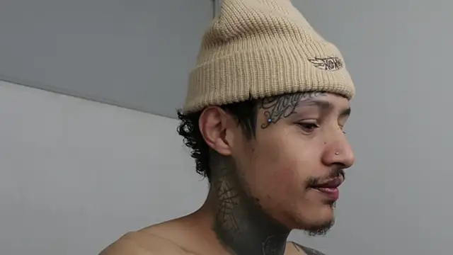 Snapshot of trieone chatting on January 14, 5:51 am trieone online show from January 14, 5:51 am