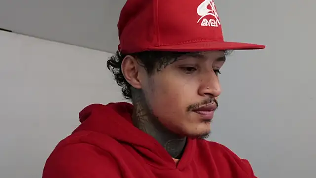 Snapshot of trieone chatting on February 14, 8:10 am trieone online show from February 14, 8:10 am