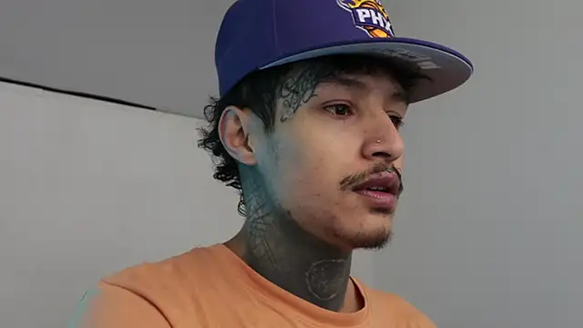 Snapshot of trieone chatting on February 15, 4:36 am trieone online show from February 15, 4:36 am