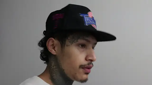 Snapshot of trieone chatting on February 20, 9:44 am trieone online show from February 20, 9:44 am