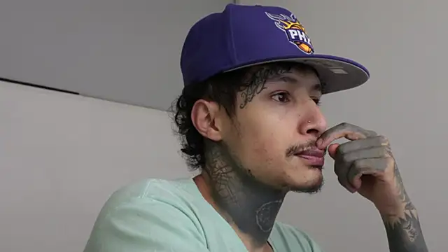 Snapshot of trieone chatting on February 26, 3:53 am trieone online show from February 26, 3:53 am