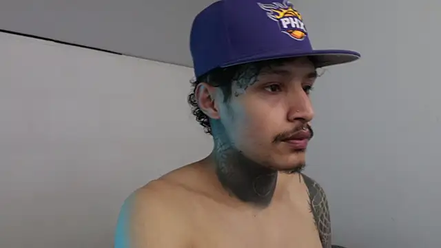 Snapshot of trieone chatting on February 27, 3:58 am trieone online show from February 27, 3:58 am