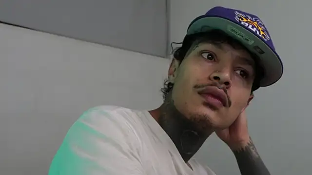 Snapshot of trieone chatting on March 7, 5:08 am trieone online show from March 7, 5:08 am