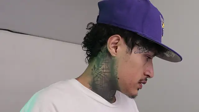 Snapshot of trieone chatting on March 12, 4:30 am trieone online show from March 12, 4:30 am