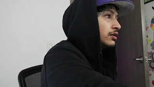 Snapshot of trieone chatting on September 22, 11:34 am trieone online show from September 22, 11:34 am