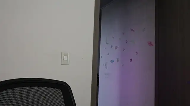 Snapshot of trieone chatting on September 28, 11:10 pm trieone online show from September 28, 11:10 pm