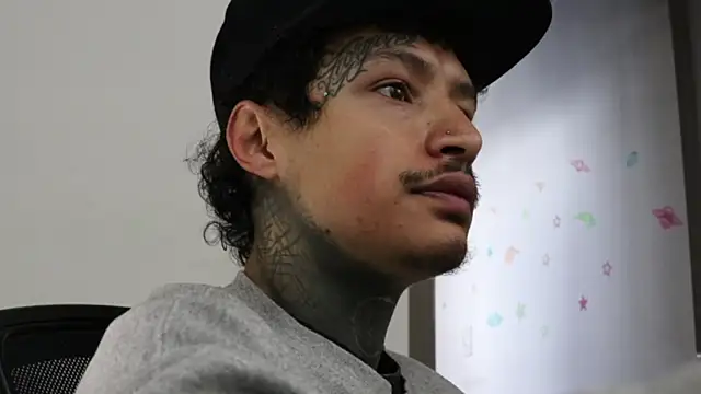 Snapshot of trieone chatting on October 20, 12:05 pm trieone online show from October 20, 12:05 pm