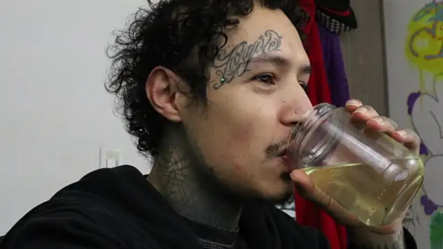 Snapshot of trieone chatting on October 30, 9:00 am trieone online show from October 30, 9:00 am