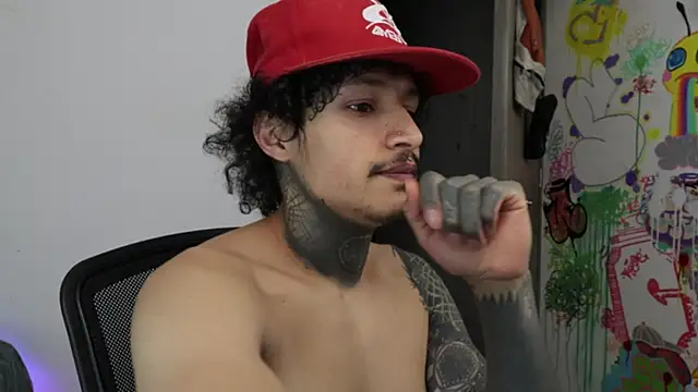 trieone online show from February 19, 1:56 am