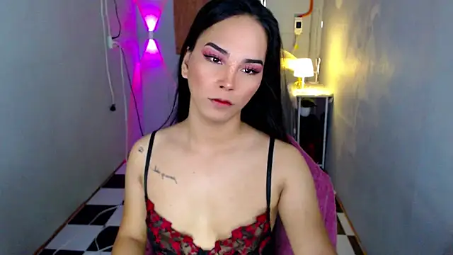 Snapshot of urnaughtydolly69 chatting on June 25, 12:10 am urnaughtydolly69 online show from June 25, 12:10 am