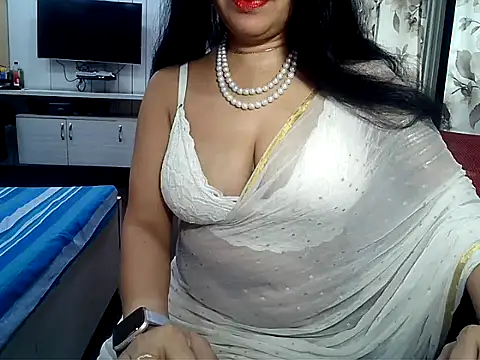 Snapshot of yourradhika chatting on December 30, 6:05 pm yourradhika online show from December 30, 6:05 pm
