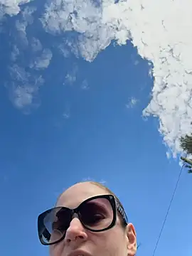 lolabunny9 online show from February 8, 7:06 pm