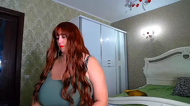Evelyn Shy online show from December 5, 10:01 am