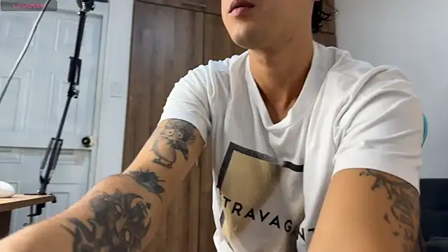LeaneSeb online show from April 25, 1:41 pm