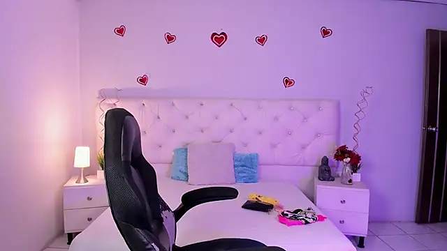 ximena slut 21 online show from February 27, 10:53 pm