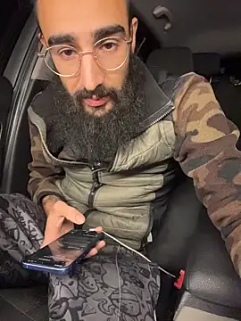 Snapshot of Av0caT chatting on December 20, 12:40 am Av0caT online show from December 20, 12:40 am