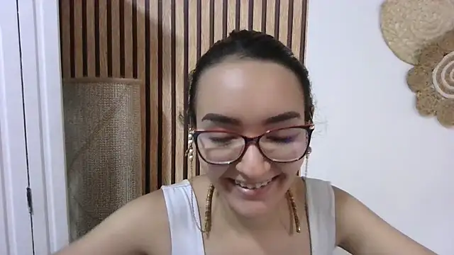 Snapshot of LinzyBaner chatting on February 11, 10:28 pm LinzyBaner online show from February 11, 10:28 pm
