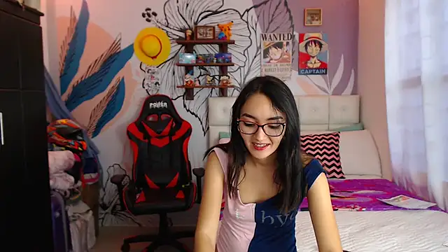 Snapshot of LinzyBaner chatting on February 26, 10:53 pm LinzyBaner online show from February 26, 10:53 pm