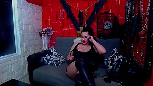 Snapshot of MistressRachelle chatting on April 28, 2:38 am MistressRachelle online show from April 28, 2:38 am
