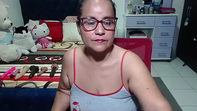 Snapshot of pervert_mommy_ chatting on September 23, 9:34 am pervert mommy online show from September 23, 9:34 am