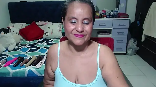 Snapshot of pervert_mommy_ chatting on October 11, 11:09 am pervert mommy online show from October 11, 11:09 am