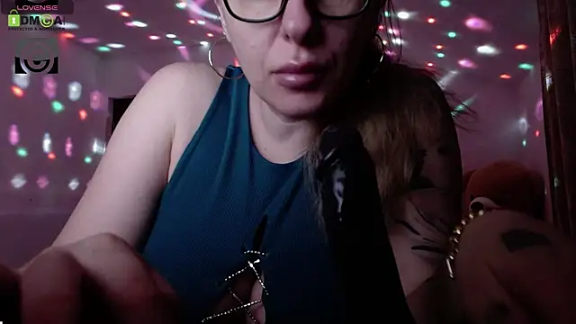 SonyaDevon online show from December 28, 7:55 am