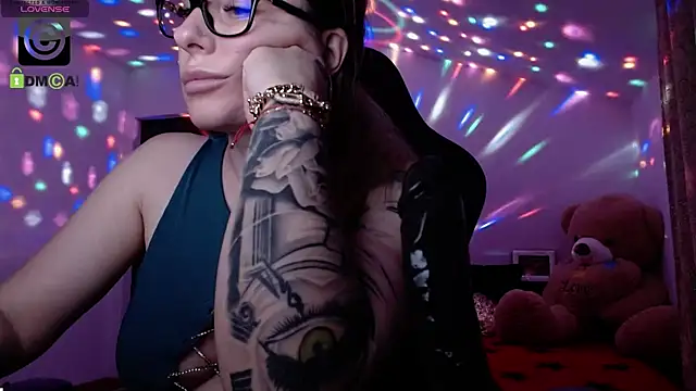 SonyaDevon online show from December 28, 10:58 am