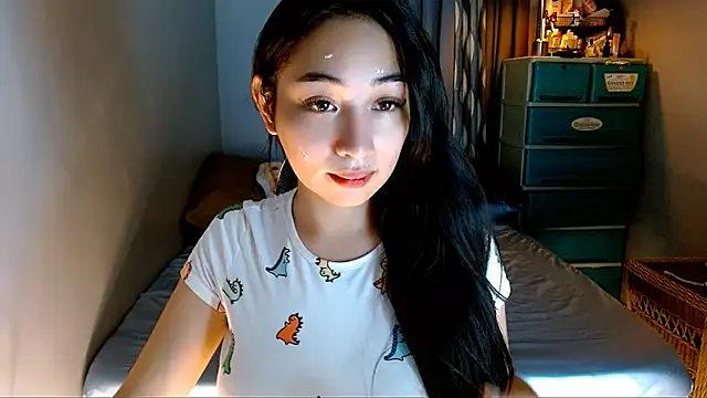 Snapshot of SweetLilly_18 chatting on January 14, 2:39 am SweetLilly 18 online show from January 14, 2:39 am