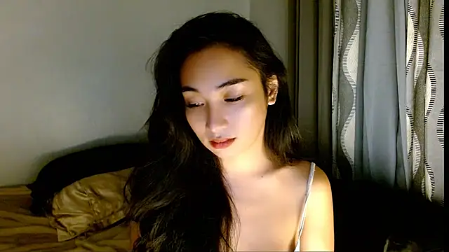 Snapshot of SweetLilly_18 chatting on March 27, 1:11 pm SweetLilly 18 online show from March 27, 1:11 pm