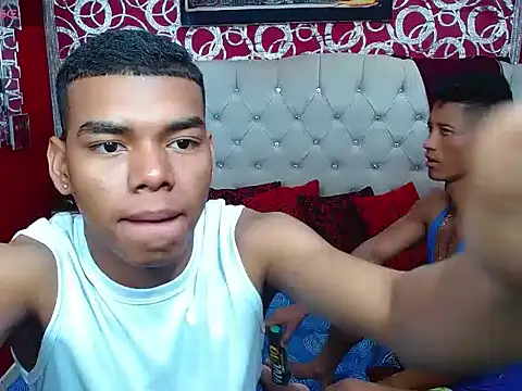 Snapshot of PEINBOYS chatting on January 23, 7:07 pm PEINBOYS online show from January 23, 7:07 pm