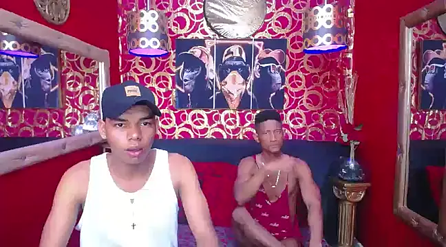 Snapshot of PEINBOYS chatting on March 14, 7:12 pm PEINBOYS online show from March 14, 7:12 pm