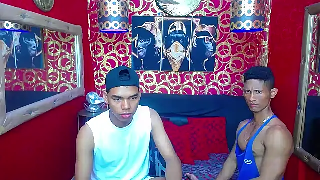 Snapshot of PEINBOYS chatting on March 20, 7:14 pm PEINBOYS online show from March 20, 7:14 pm