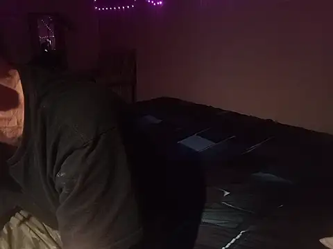 Snapshot of Kitrider chatting on April 4, 4:22 am Kitrider online show from April 4, 4:22 am