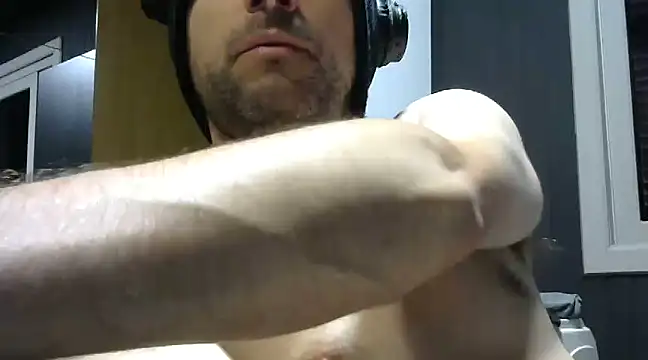 Snapshot of gauchors20 chatting on December 29, 10:56 am gauchors20 online show from December 29, 10:56 am