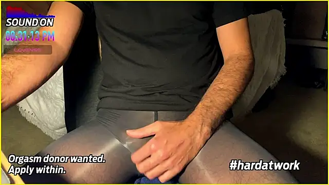 Snapshot of iva_handfull chatting on February 6, 1:32 am iva handfull online show from February 6, 1:32 am