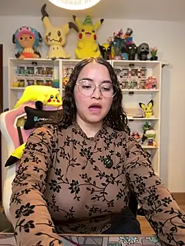 Snapshot of Sweet_sully__ chatting on April 6, 7:53 am Sweet sully online show from April 6, 7:53 am