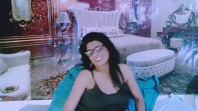 IndianAllure online show from December 16, 12:16 pm